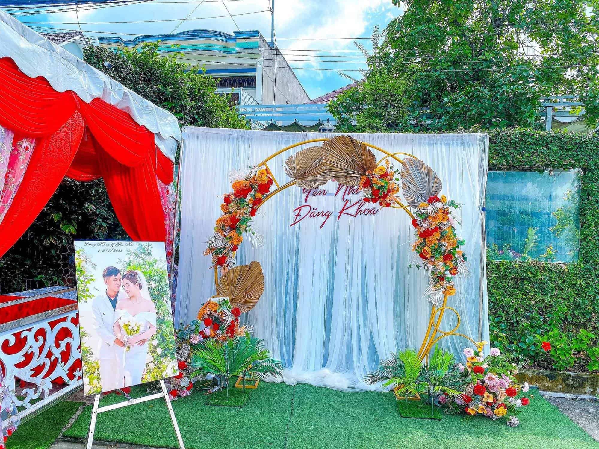 Dịch vụ thiết kế backdrop chụp hình cưới | Dịch vụ cho thuê đồ cưới Nguyễn  Nguyễn